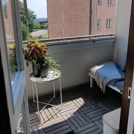 Modern Studio, Location And Free Parking